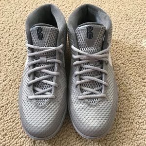 Nike Kyrie I - Boys Size 6 - No Box